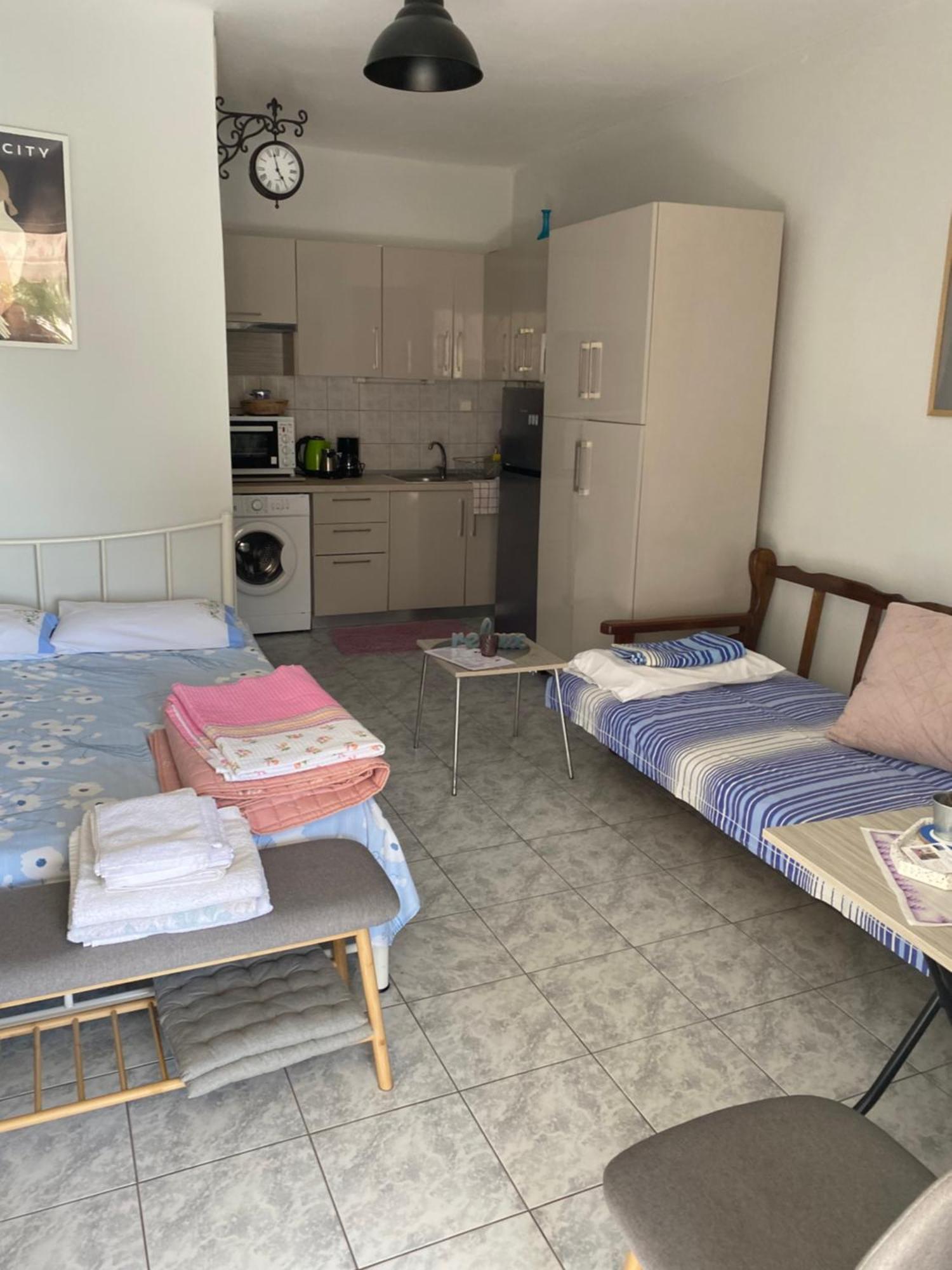 Small Beauty Studio Kavala Exterior photo