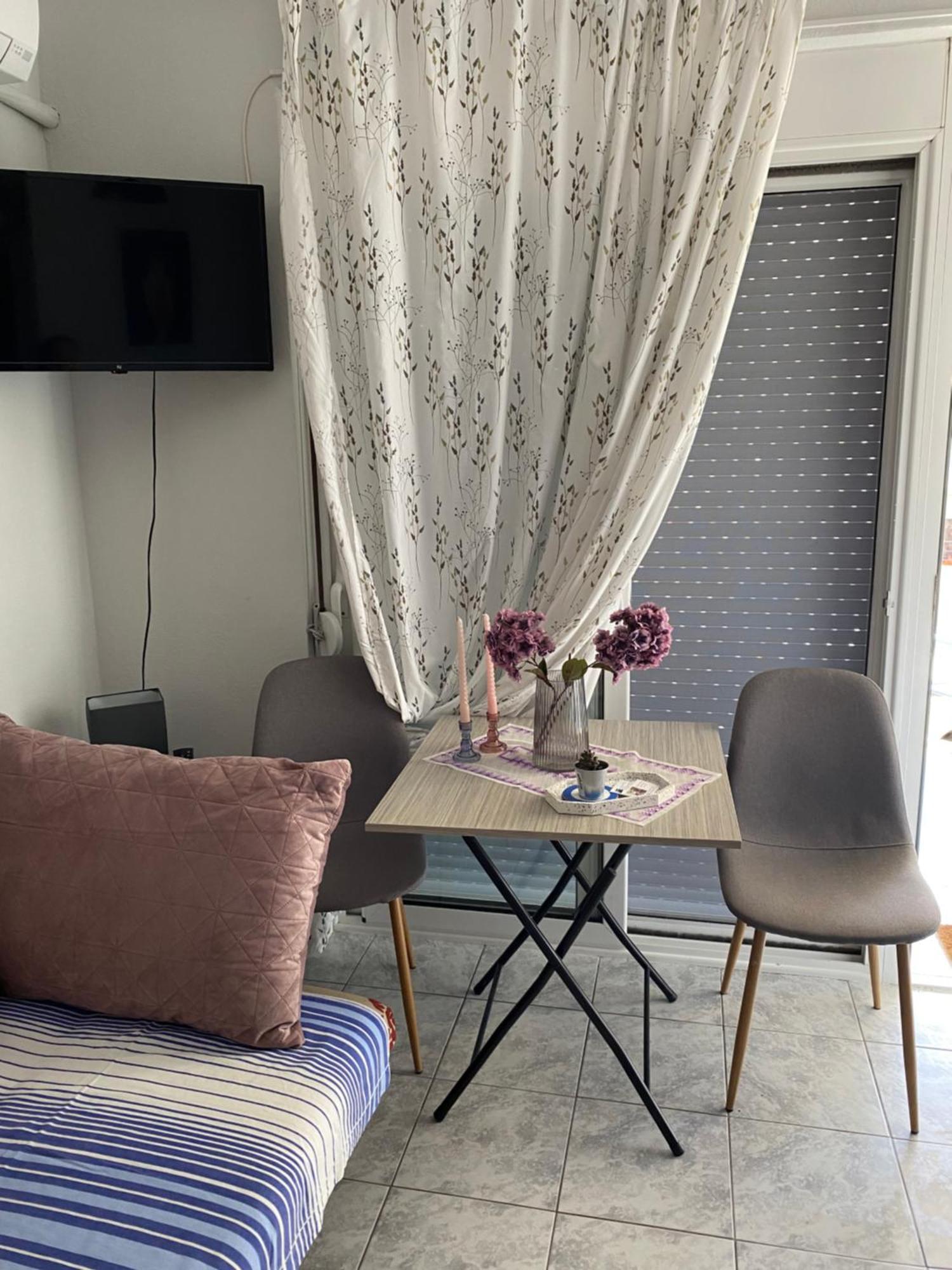 Small Beauty Studio Kavala Exterior photo